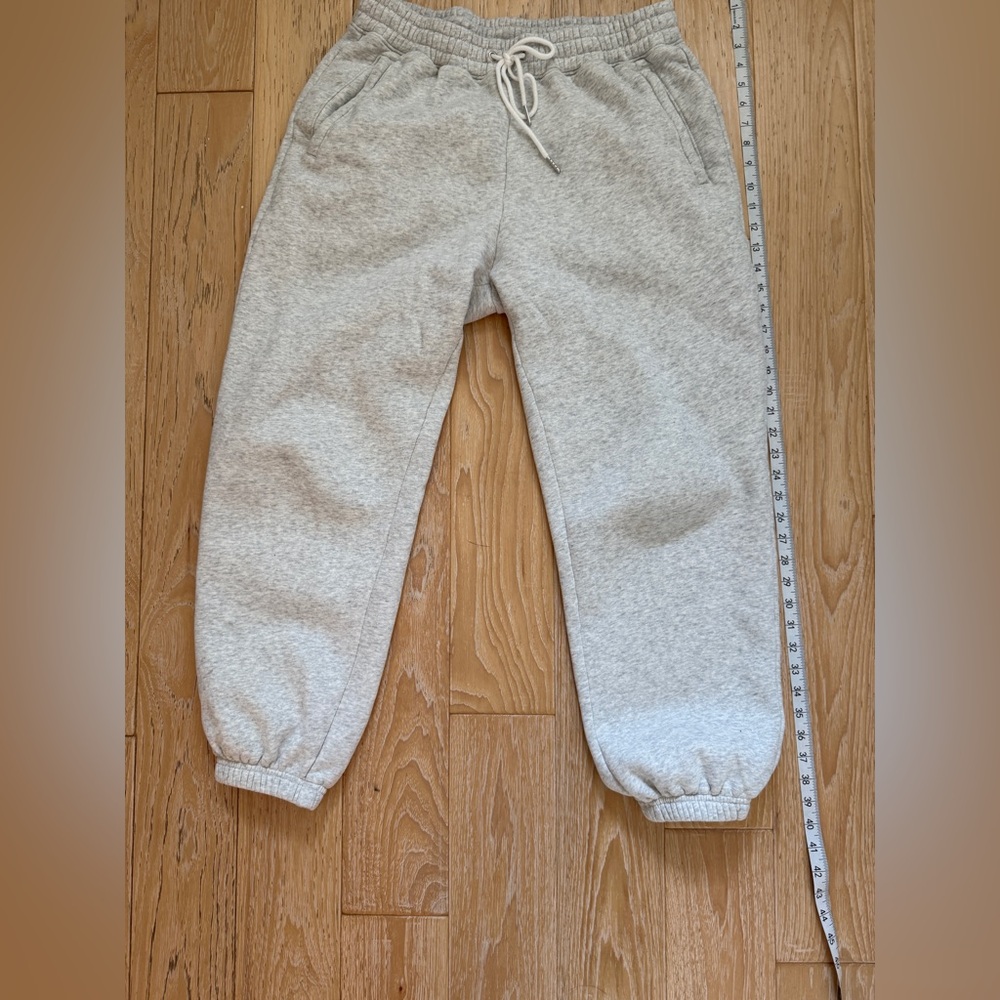 Abercrombie and Fitch women's essentials sweatpants size M gray cozy lounge cute - Picture 2 of 8